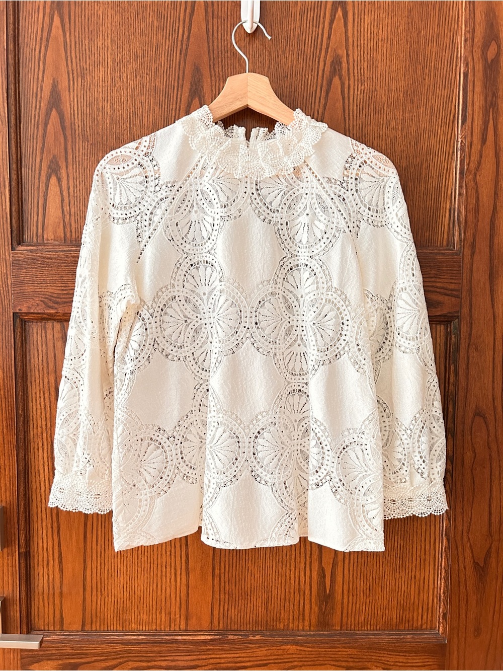 Sezane Cream Lace Eyelet Ruffled-Neck Blouse sz 36. Never worn
